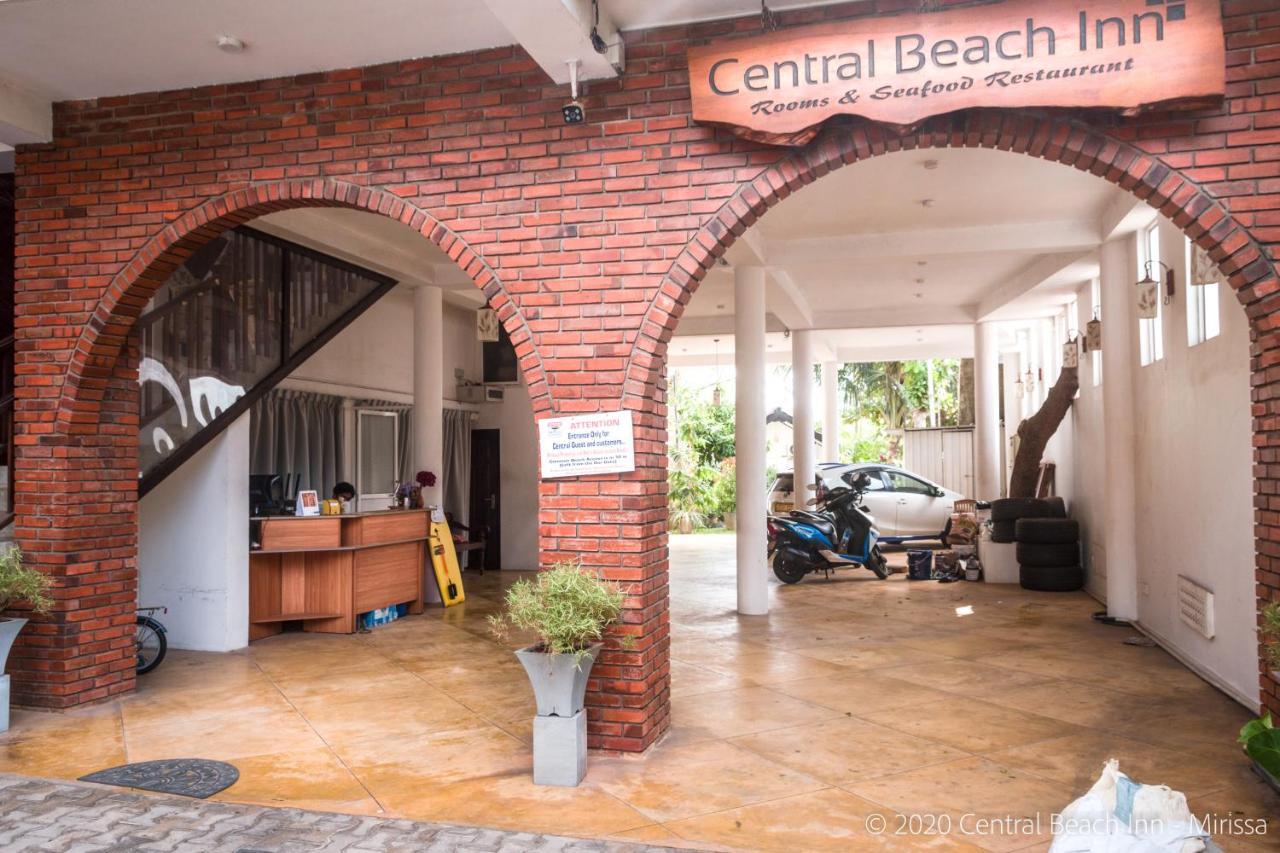 Central Beach Inn Мірісса Екстер'єр фото