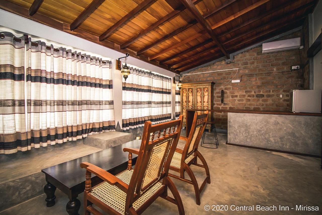 Central Beach Inn Мірісса Екстер'єр фото