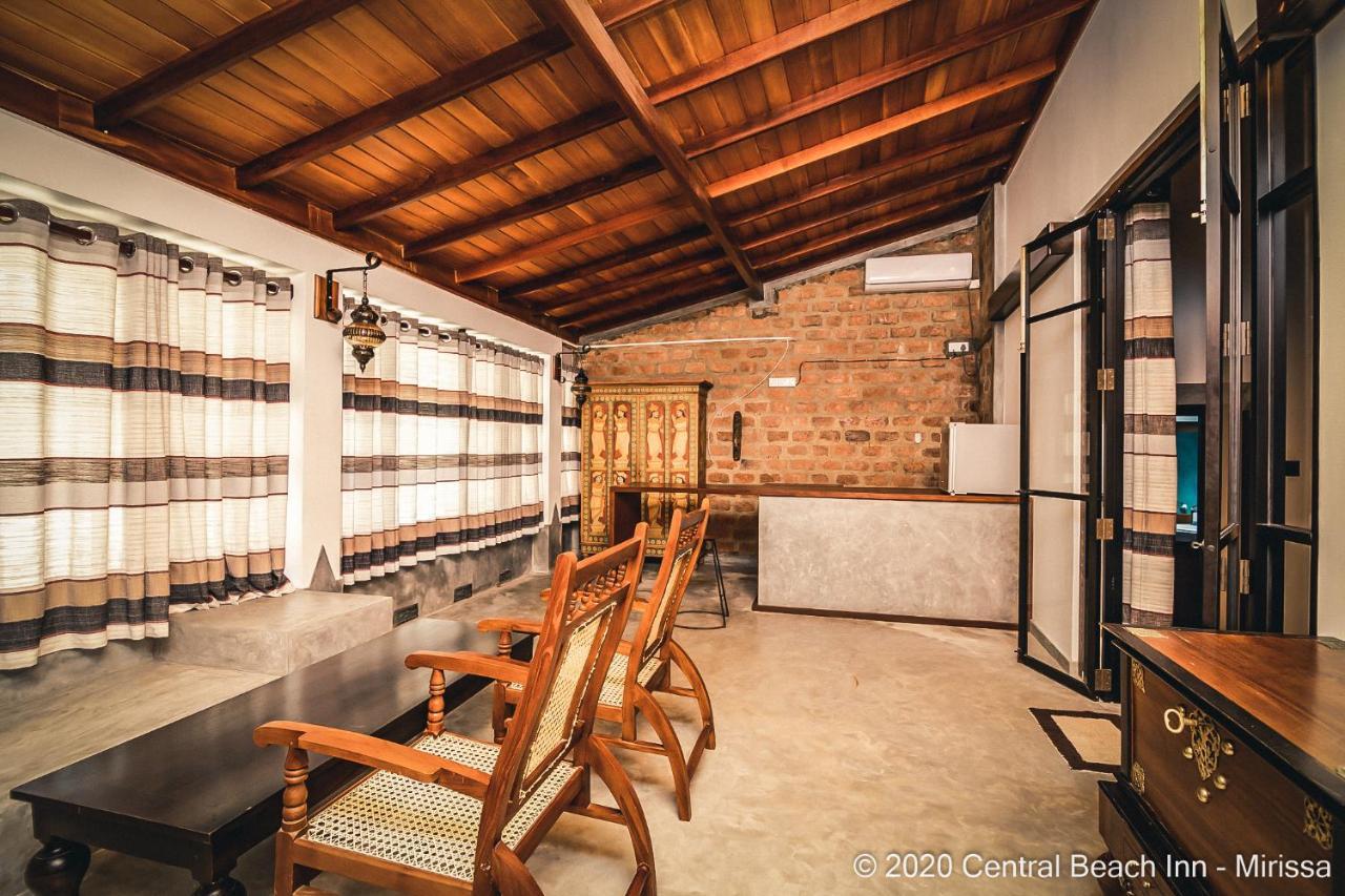 Central Beach Inn Мірісса Екстер'єр фото